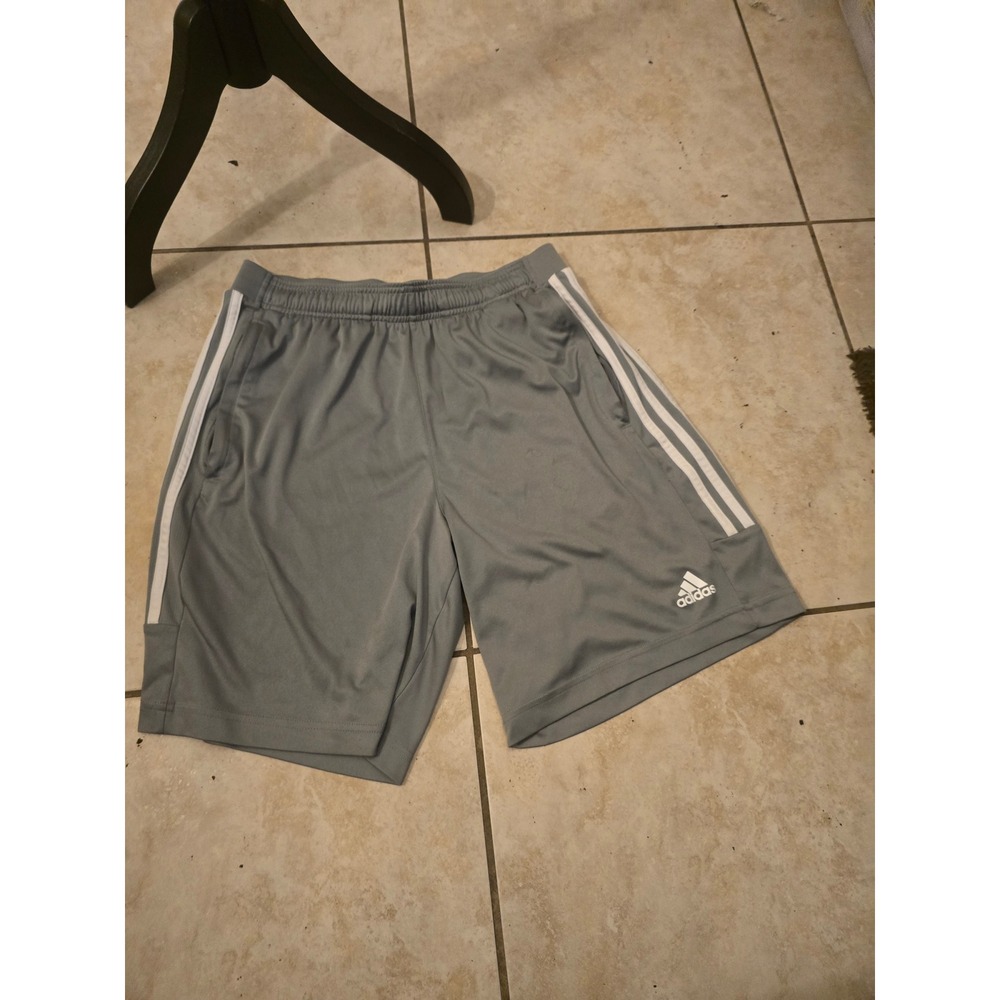 Adidas Aeroready Mens Gray Athletic Training Shorts Size Medium Three Stripe